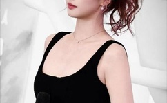 坐在学长鸡上面写作文作业